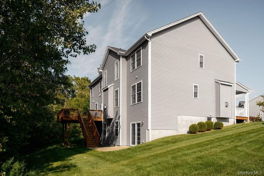 136 Stratford Drive thumbnail 30
