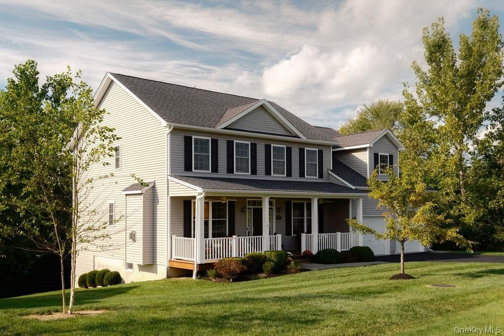 136 Stratford Drive thumbnail 2