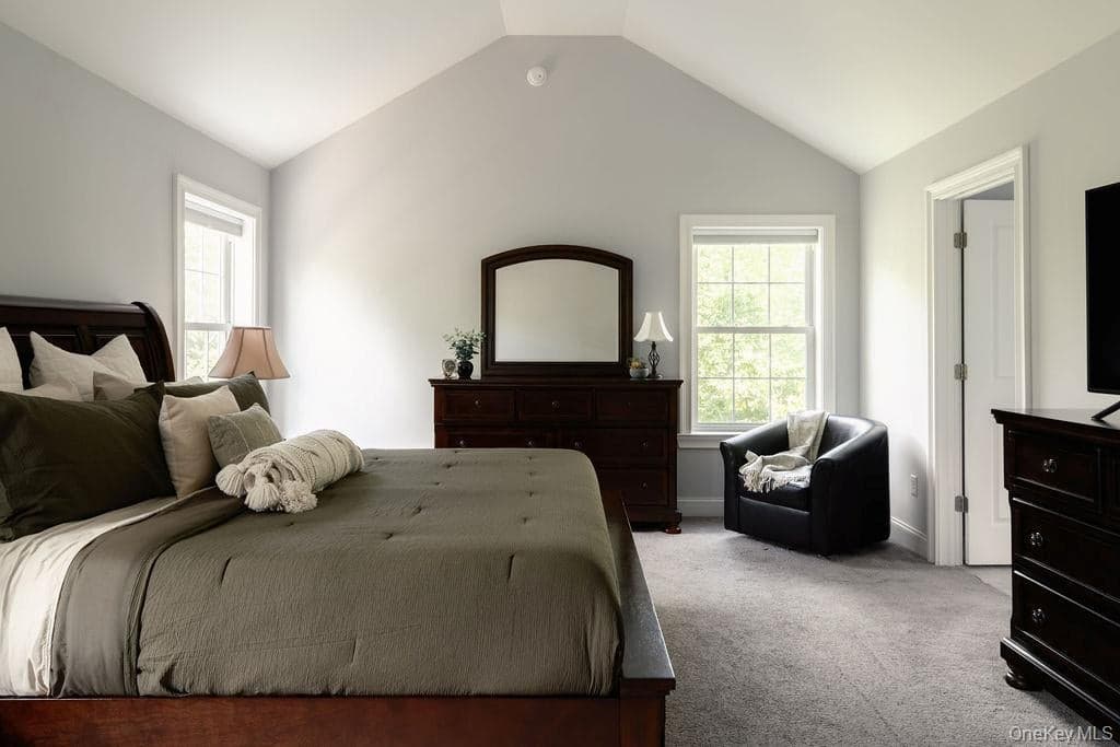 136 Stratford Drive thumbnail 18