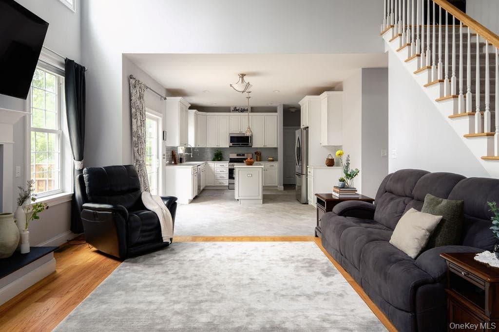 136 Stratford Drive thumbnail 7