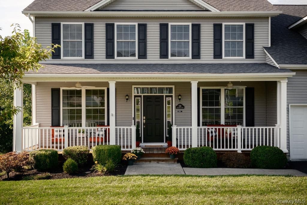 136 Stratford Drive thumbnail 3