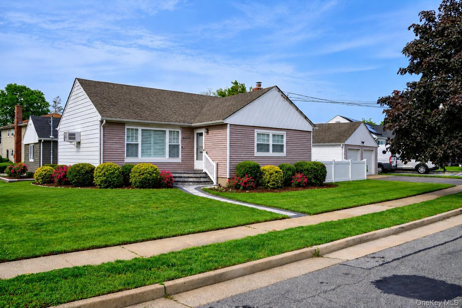 130 Boylston Street, Hempstead