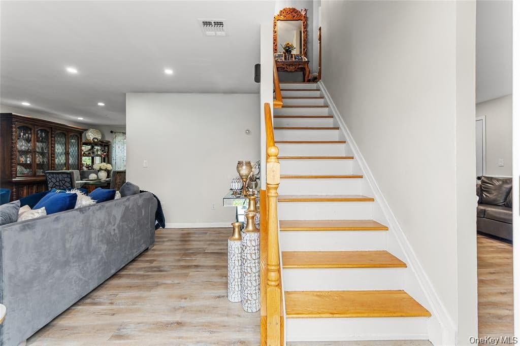 18 Valley Drive thumbnail 6