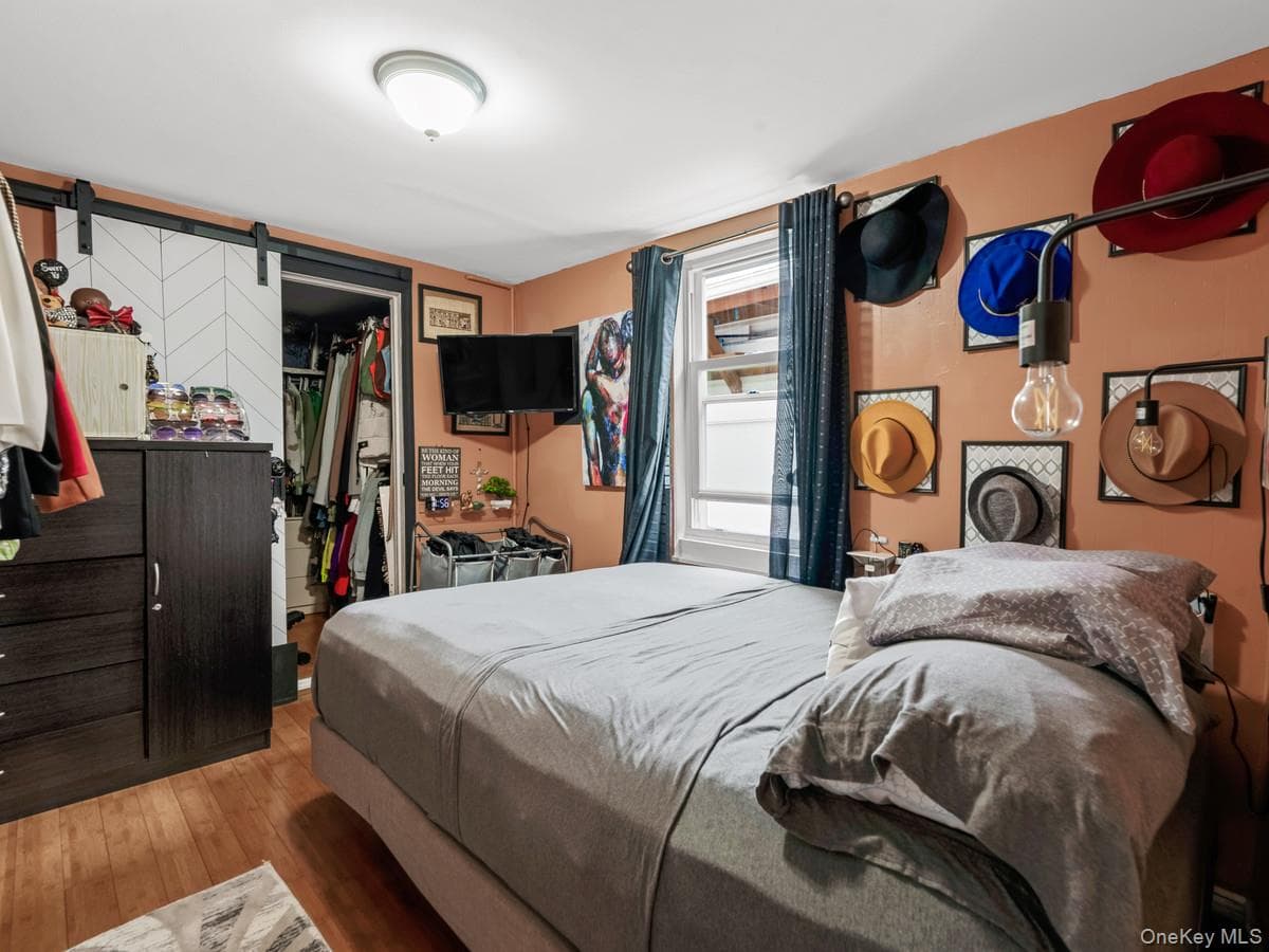218-12 141st Road thumbnail 4