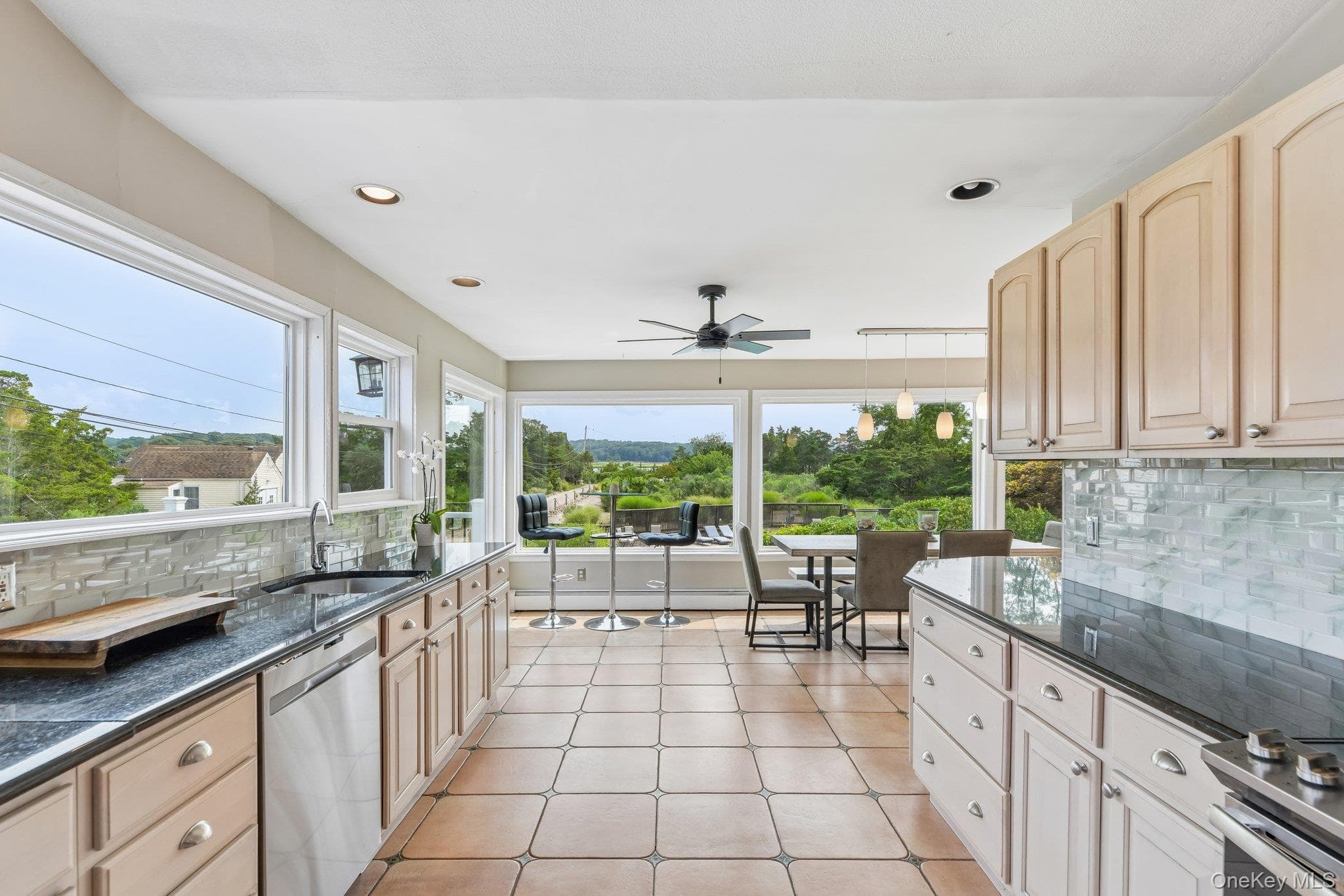 588 E. Long Beach Road thumbnail 14