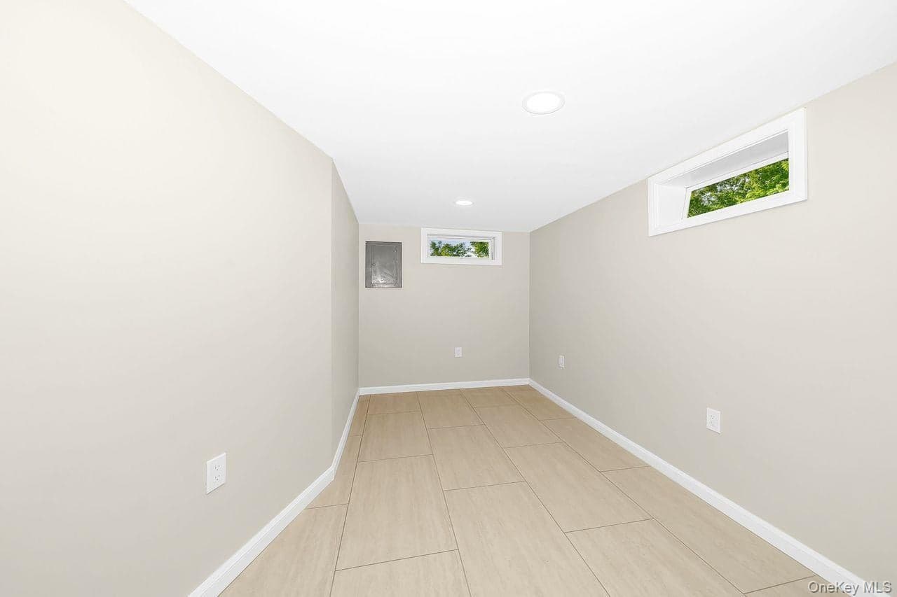 20 Ford Drive thumbnail 28