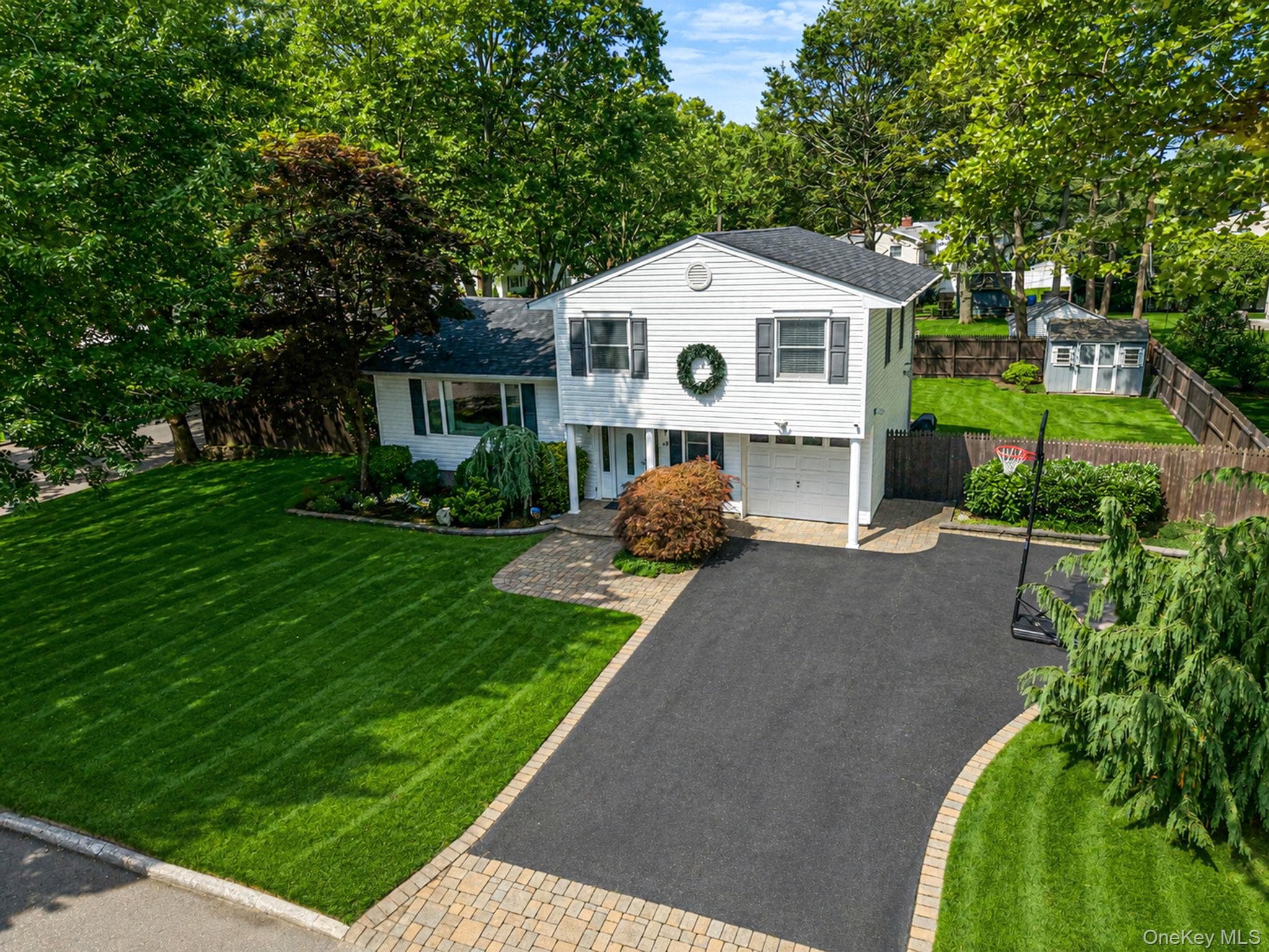 49 Munson Court photo 1