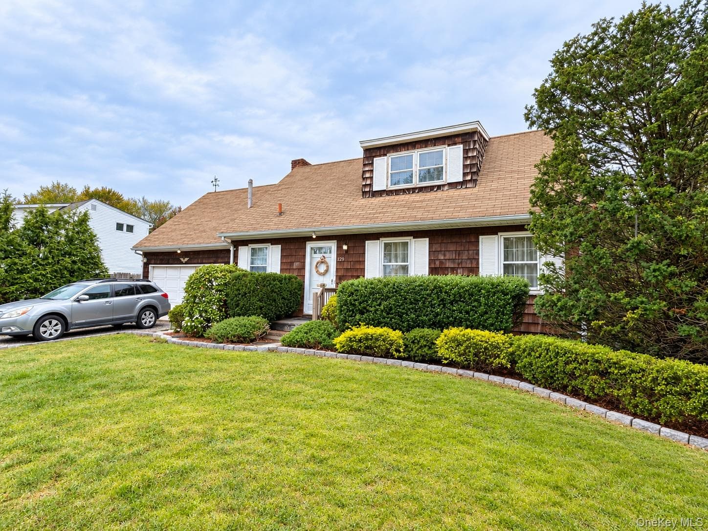 129 Village Line Road, Babylon