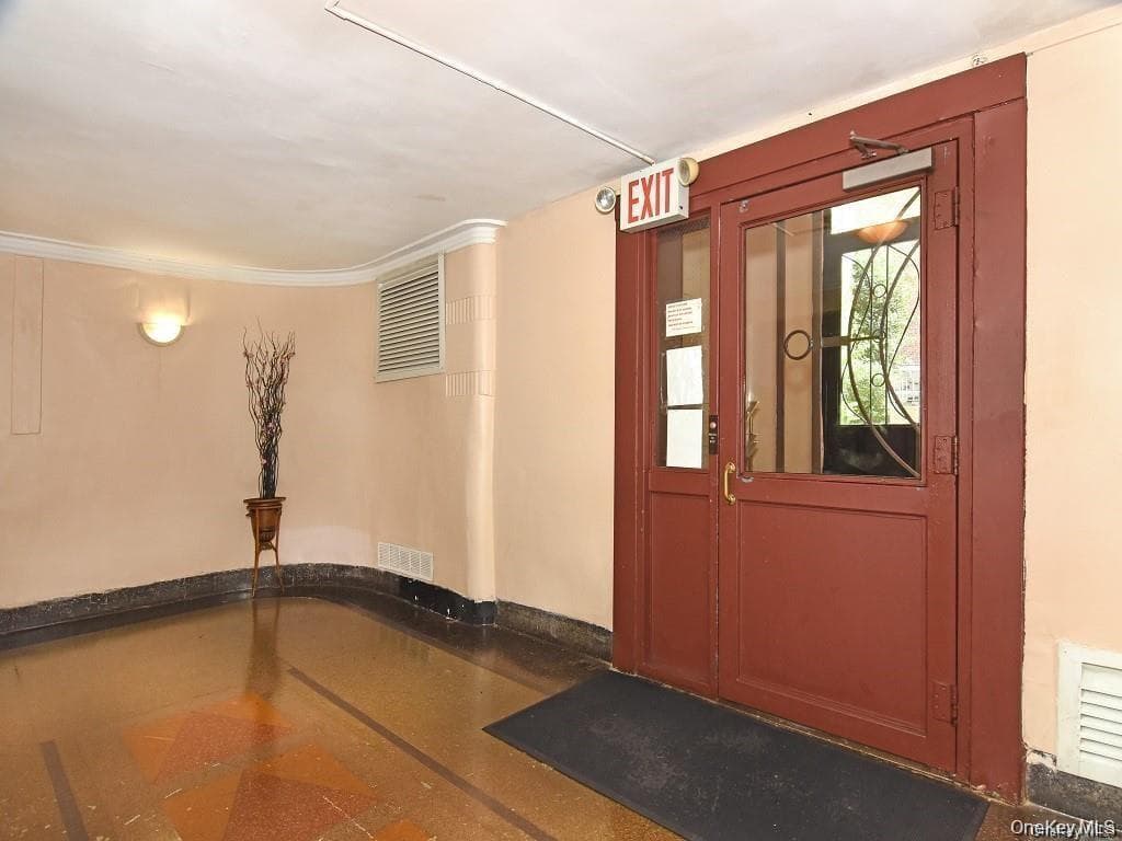 2191 Bolton St ST Unit: 3E thumbnail 8