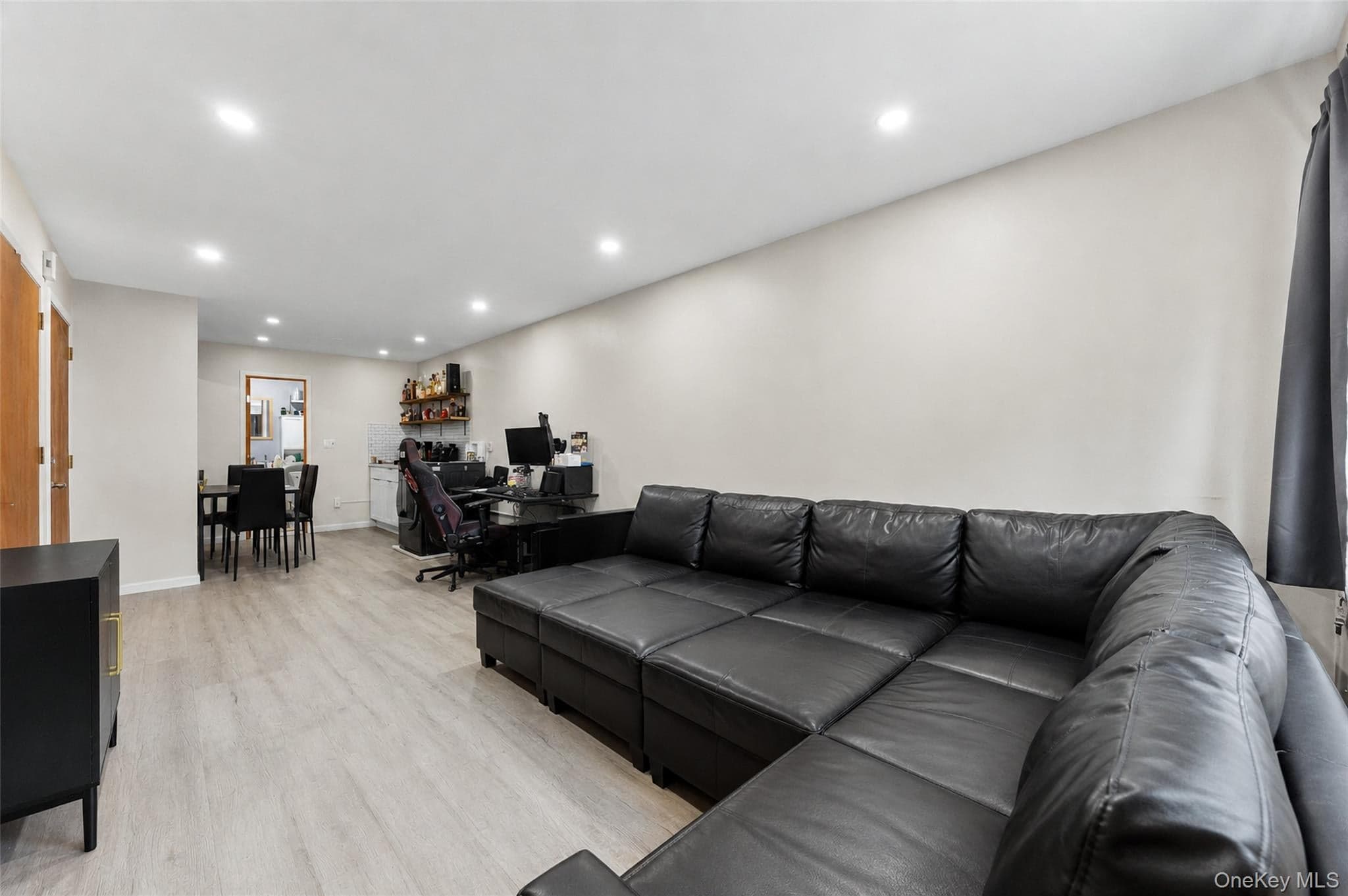 42-18 235 Street thumbnail 26