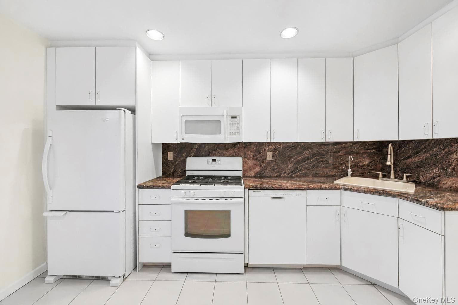 25 Chapel Place PL Unit: 2M thumbnail 10