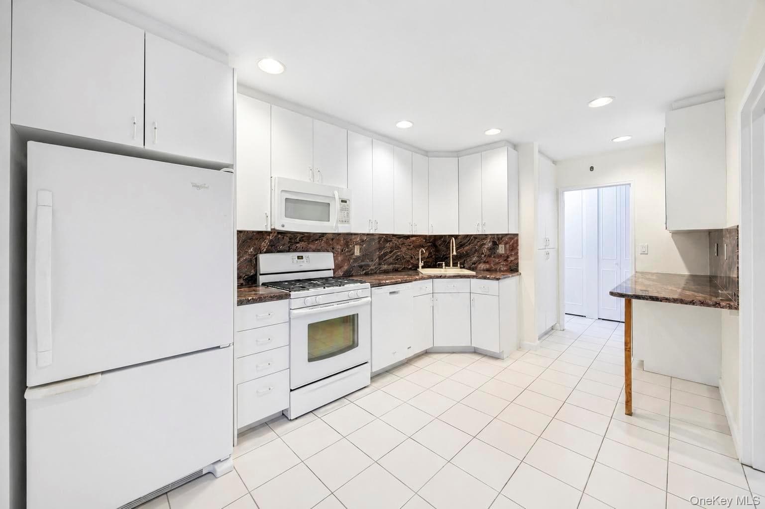 25 Chapel Place PL Unit: 2M thumbnail 12