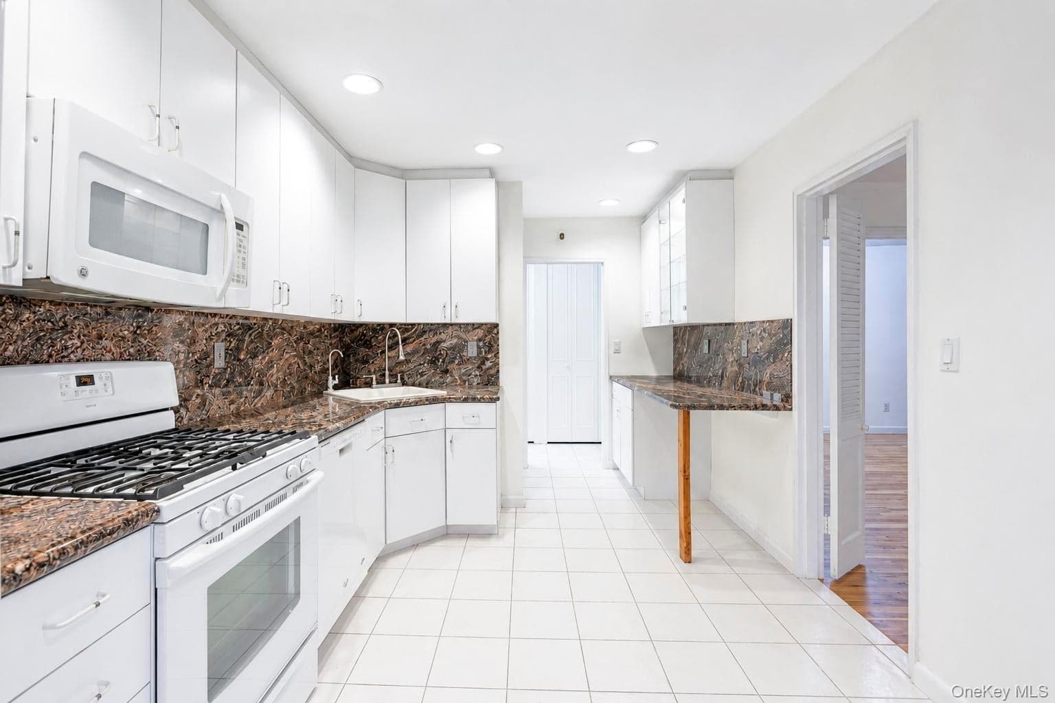 25 Chapel Place PL Unit: 2M thumbnail 11