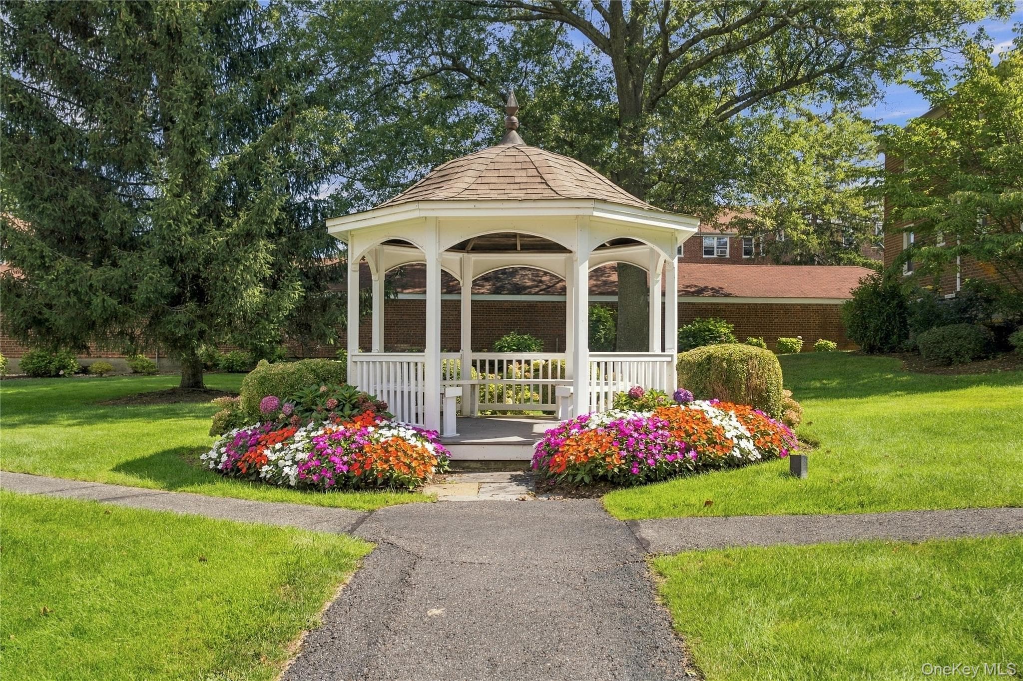 2 Bryant Crescent CRES Unit: 1N thumbnail 17