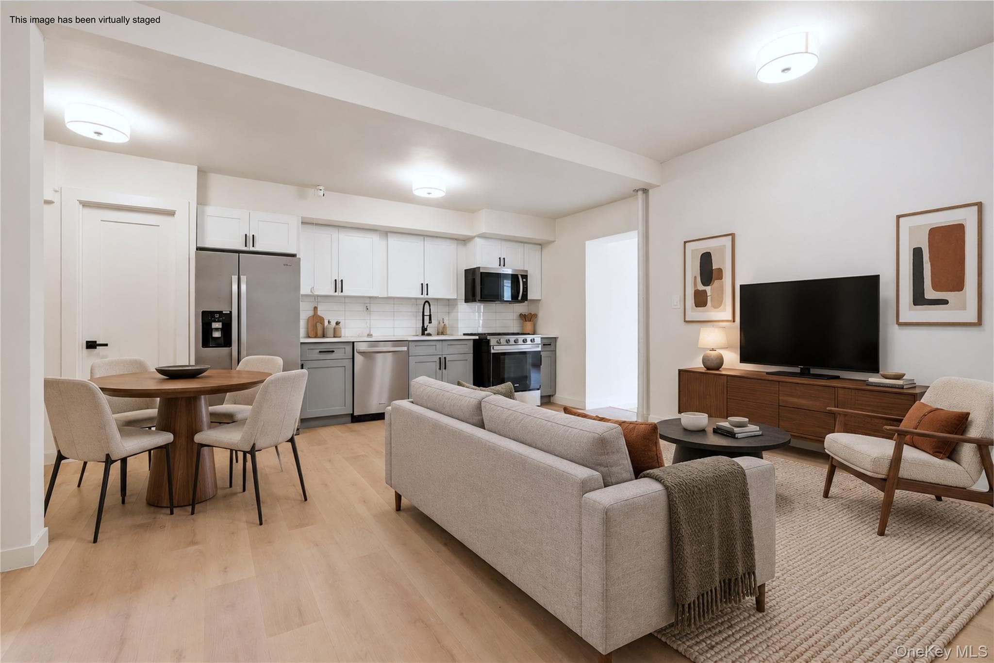 341 E 51st Street thumbnail 3