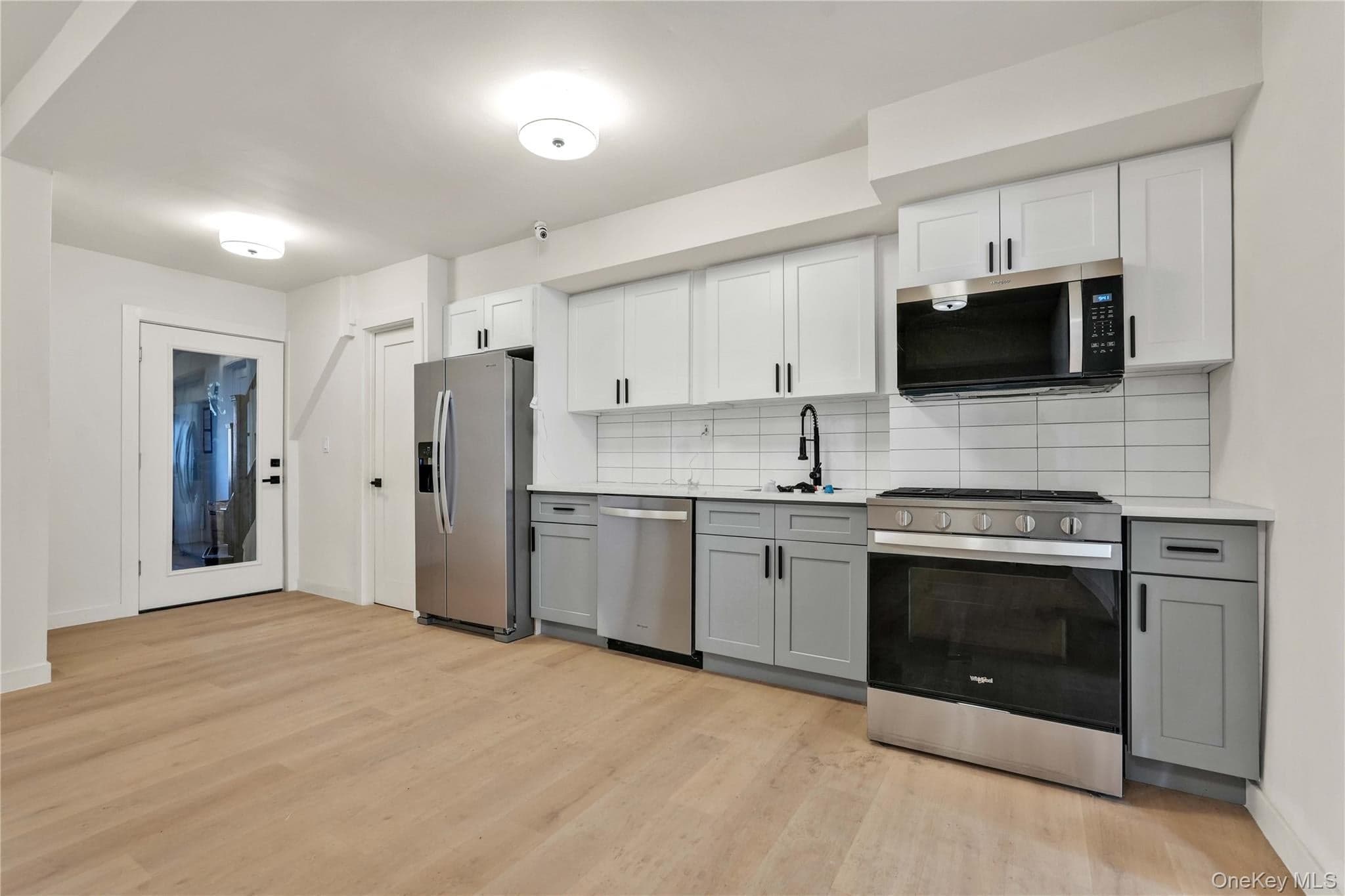 341 E 51st Street thumbnail 5