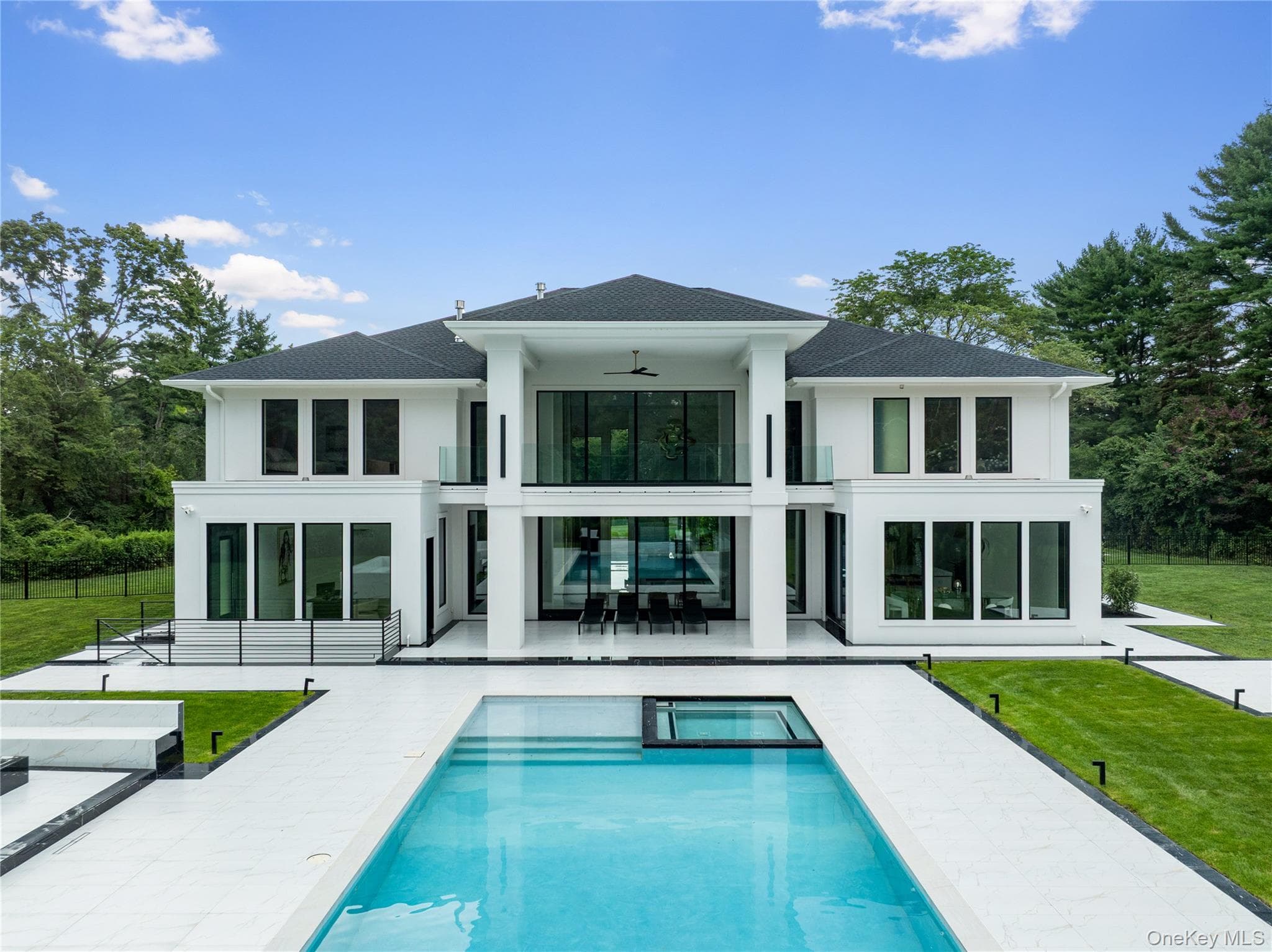 160 Hegemans Lane, Old Brookville