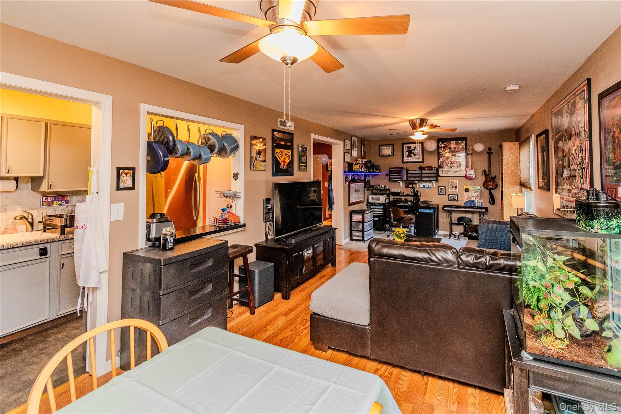 166 Rinaldi Boulevard Unit: A thumbnail 8