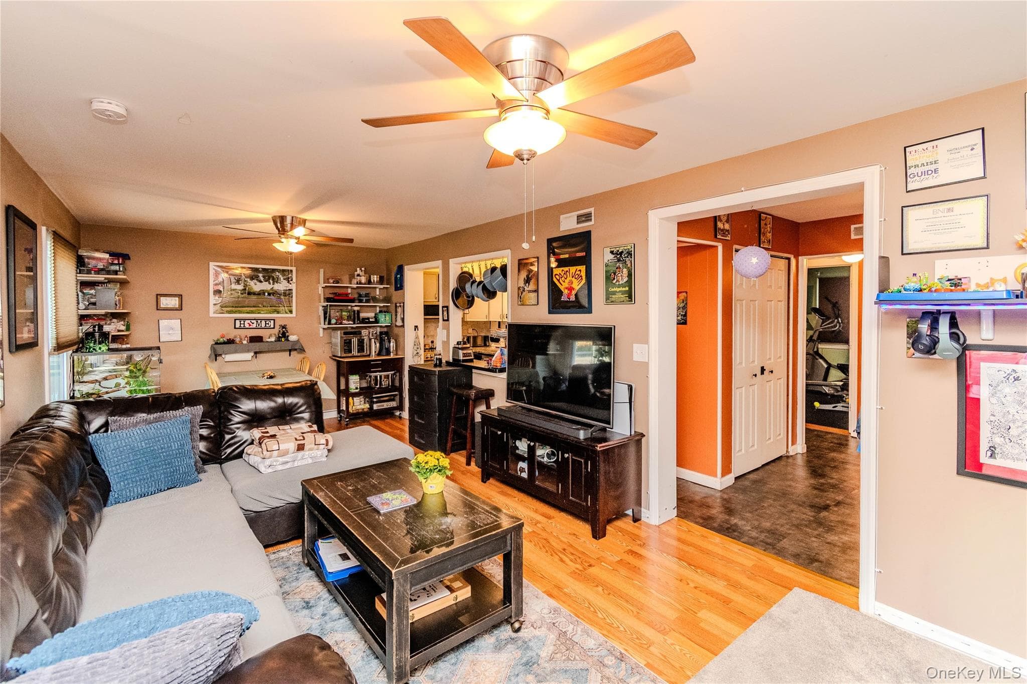 166 Rinaldi Boulevard Unit: A thumbnail 5