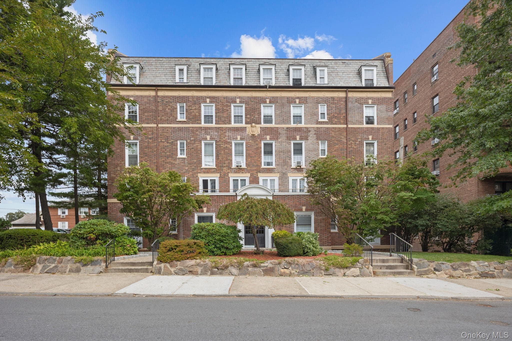 208 Centre Ave AVE Unit: 4-B photo 1