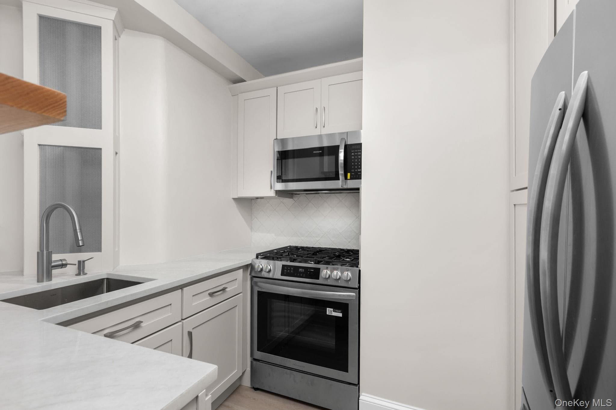 208 Centre Ave AVE Unit: 4-B thumbnail 2