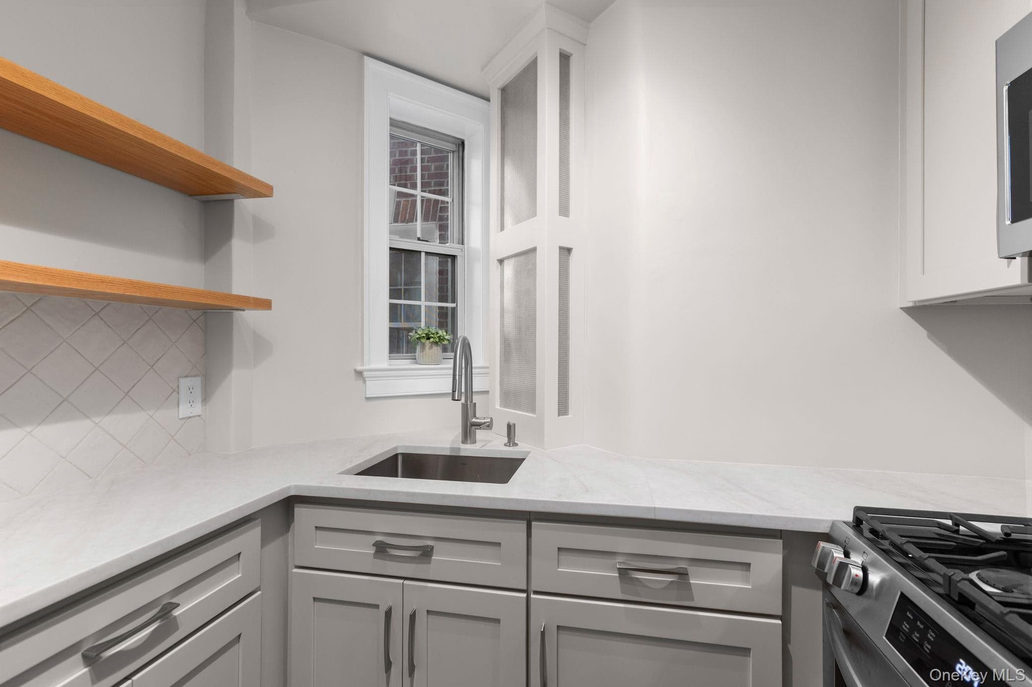 208 Centre Ave AVE Unit: 4-B thumbnail 4