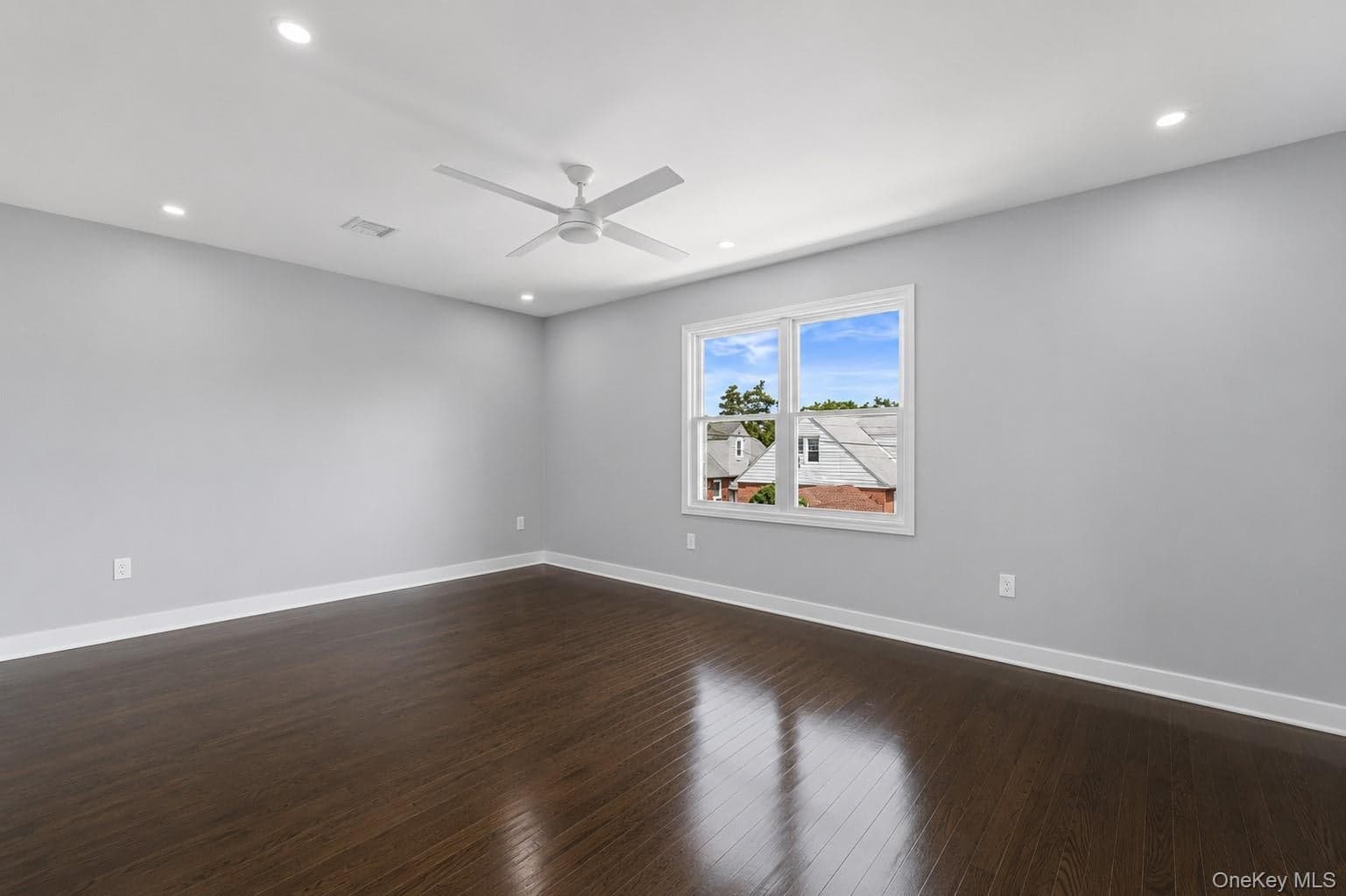 8341 Little Neck Parkway thumbnail 23