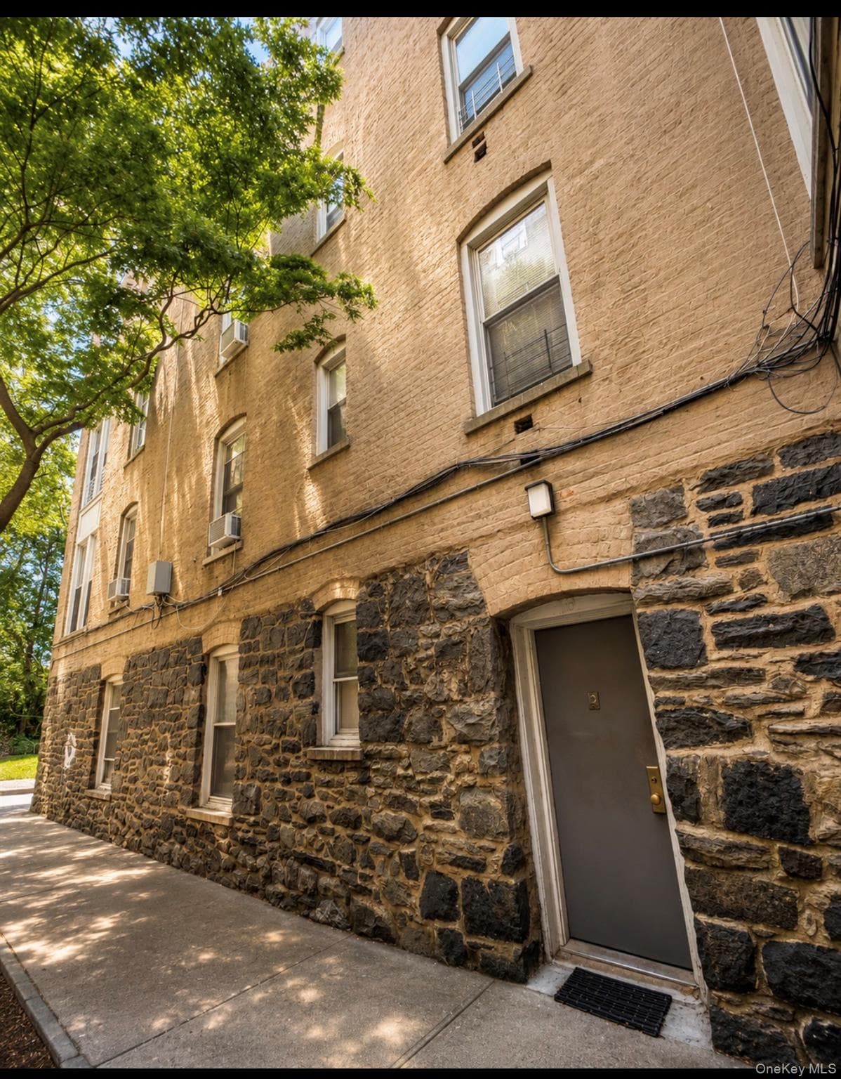16 Bayley Avenue Unit: 16 (Ground Floor) thumbnail 2