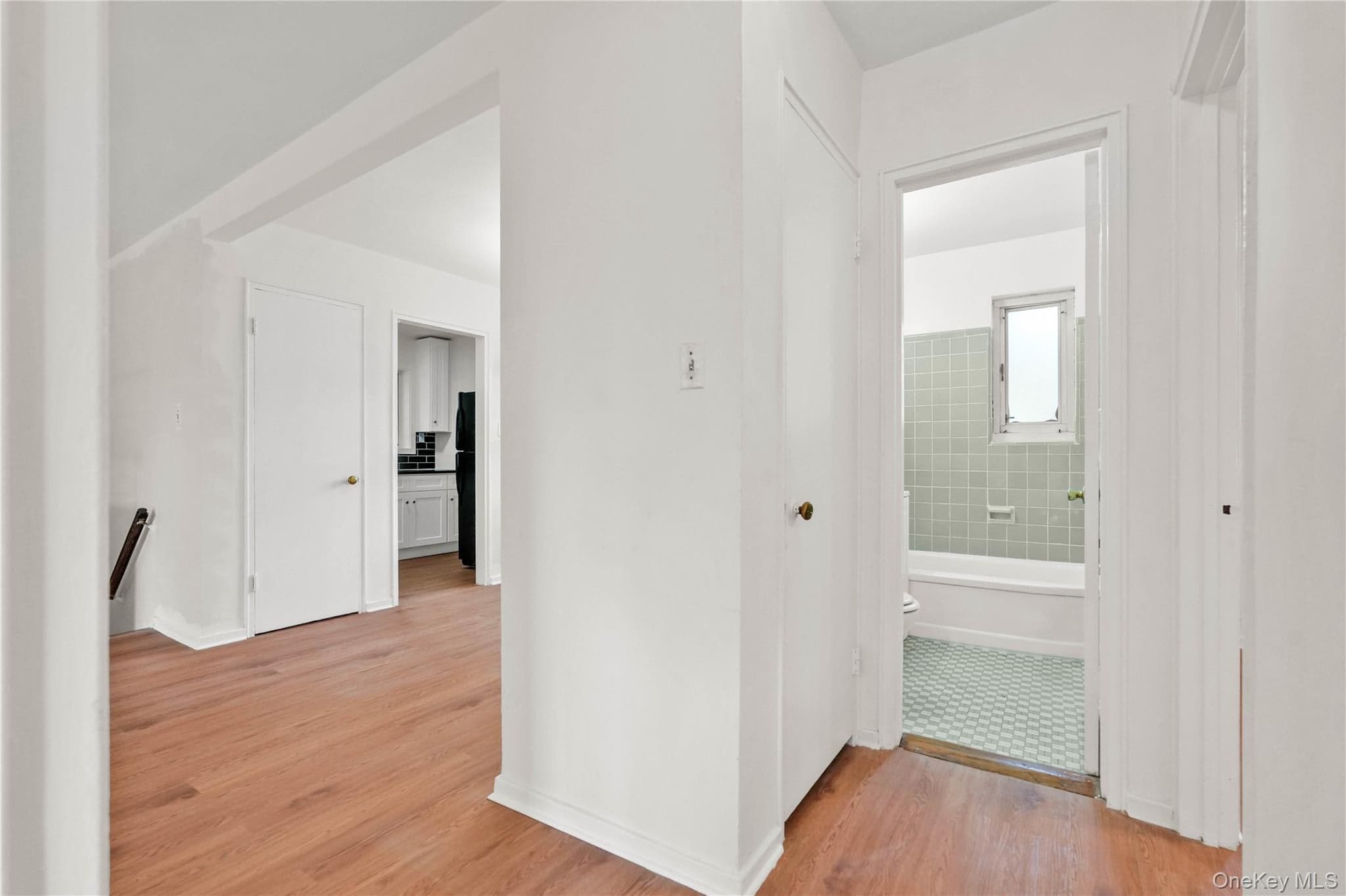 224-01 Hillside Avenue Unit: Upper thumbnail 16