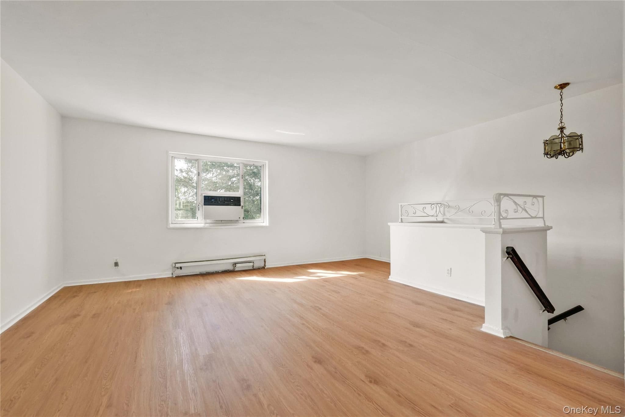 224-01 Hillside Avenue Unit: Upper thumbnail 4