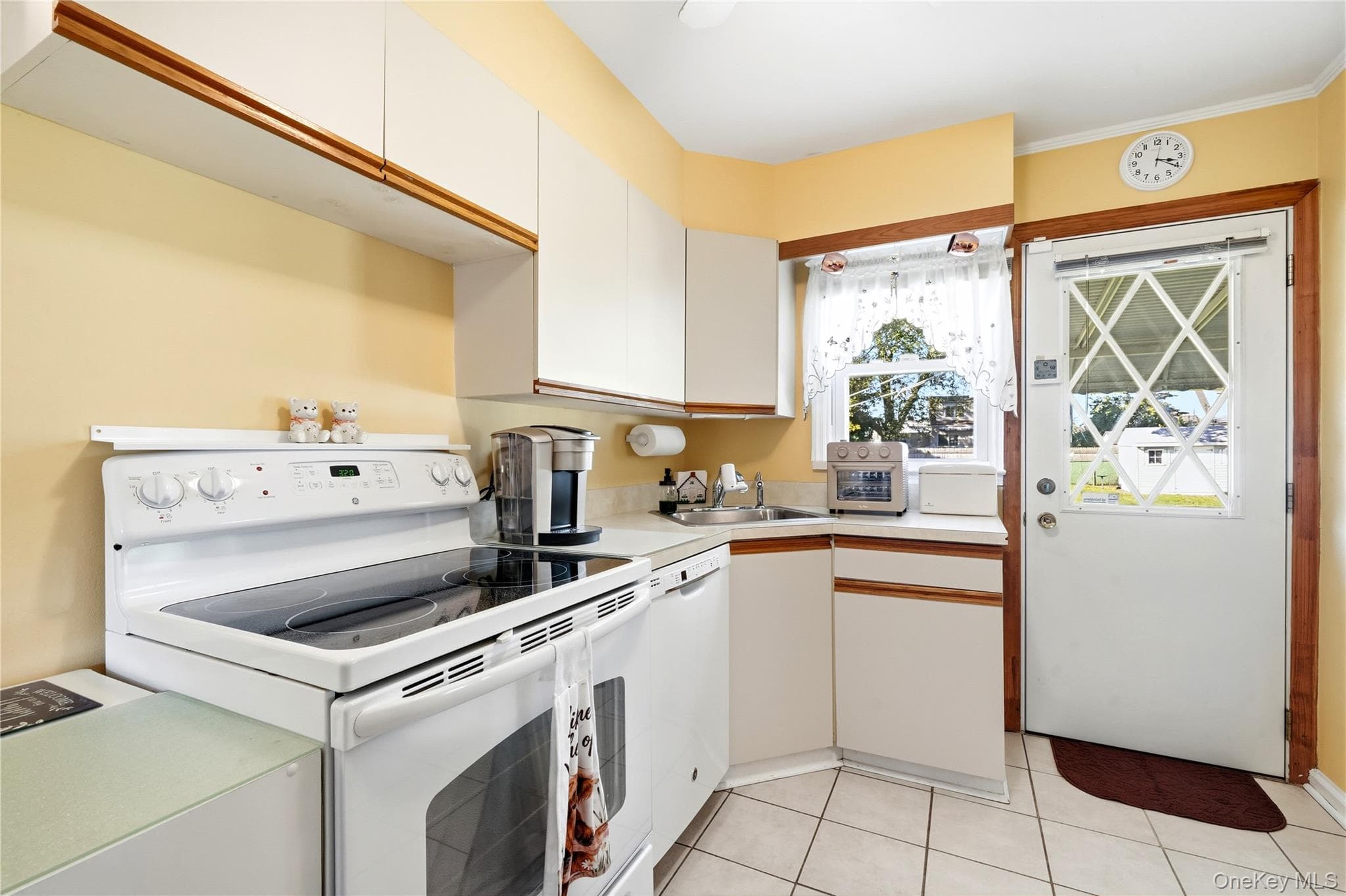 305 W Nicholai Street thumbnail 14