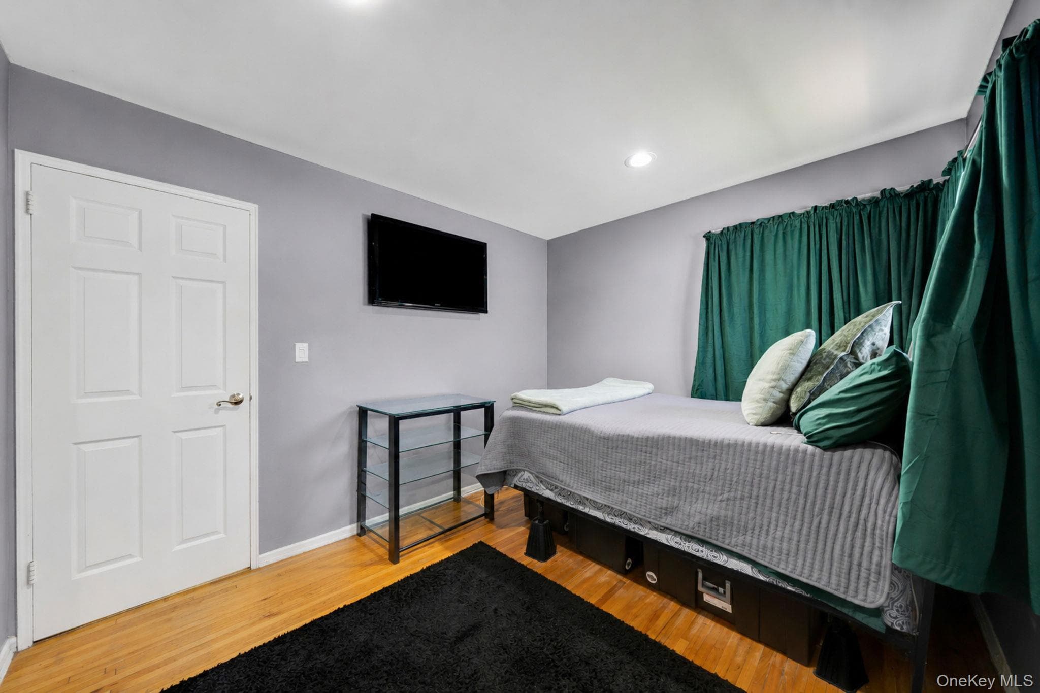 336 W 23rd Street thumbnail 13