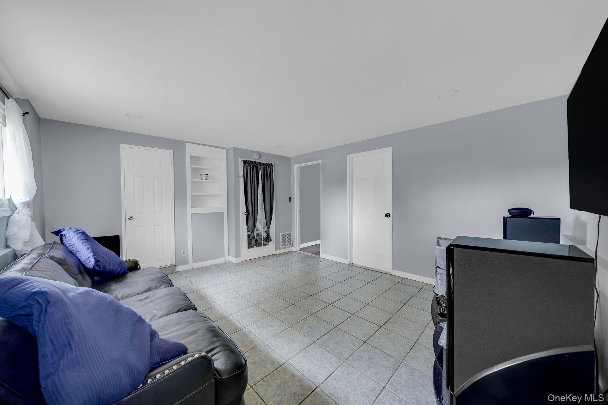 336 W 23rd Street thumbnail 18