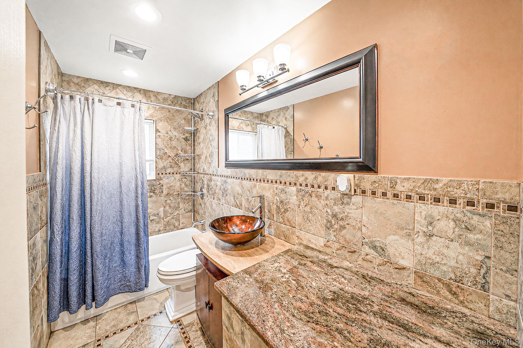 336 W 23rd Street thumbnail 9