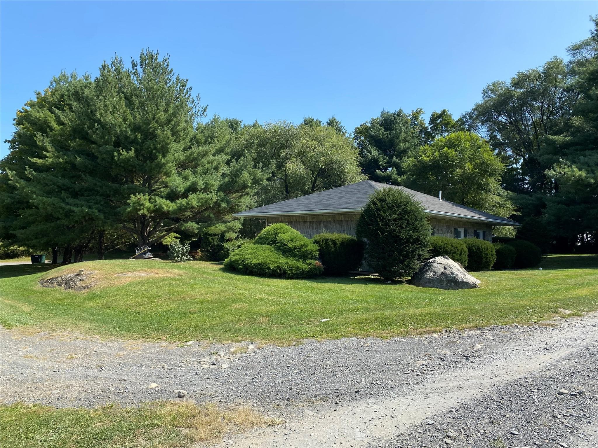 243 Vineyard Avenue thumbnail 2