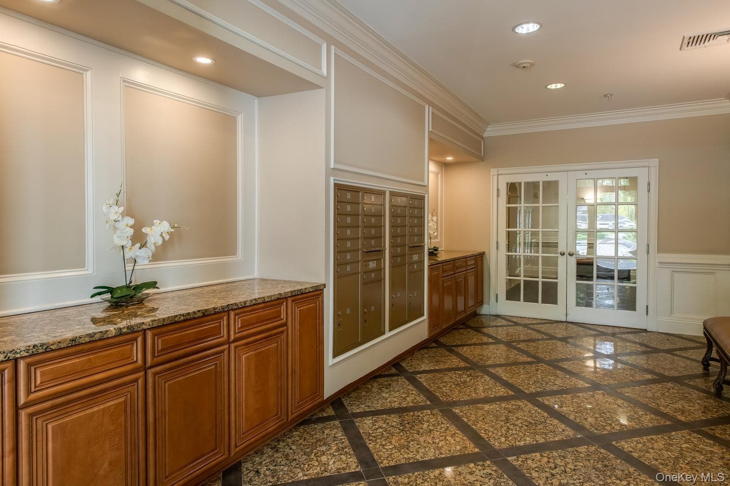 231 Regency Drive thumbnail 2