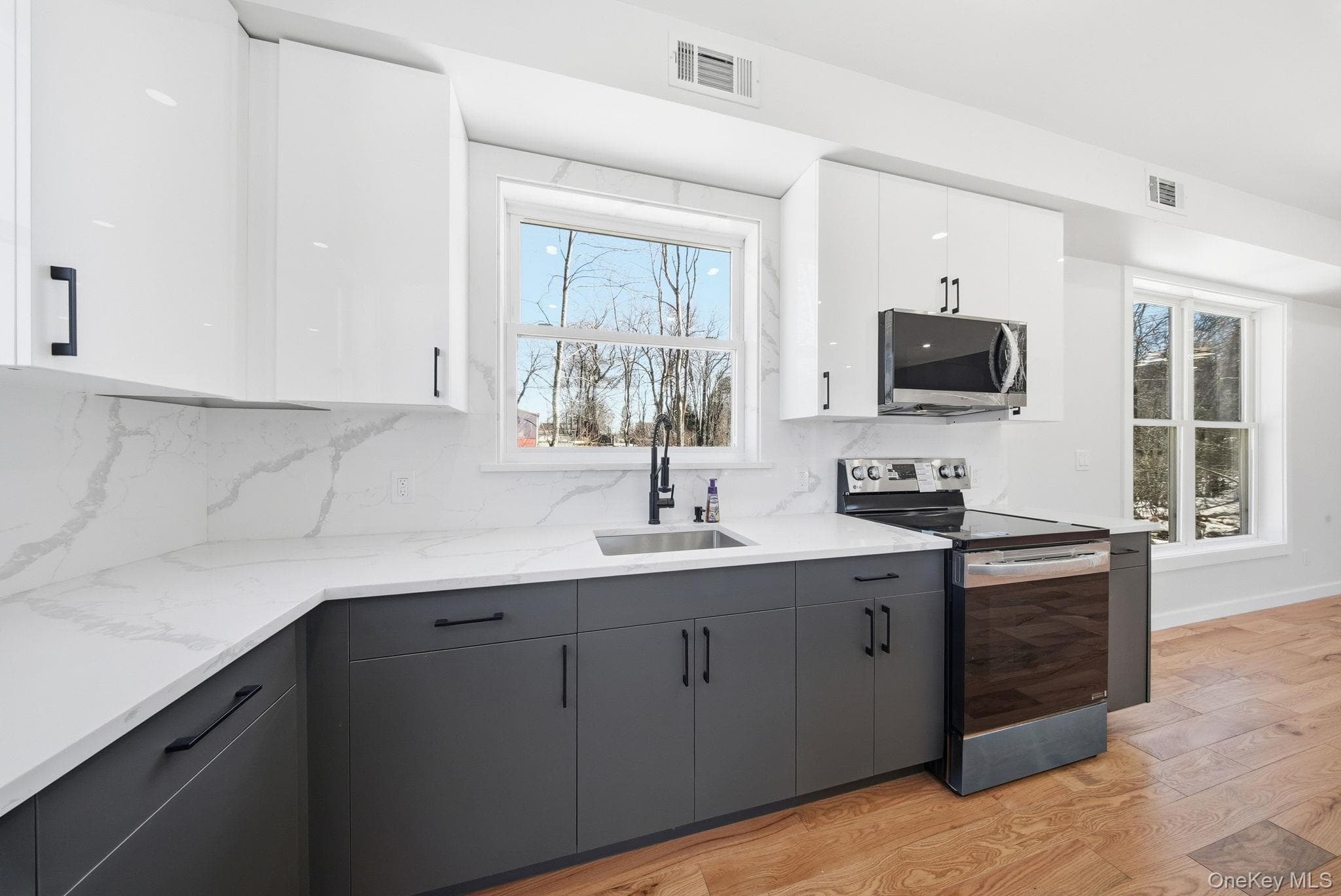 6 Maple Avenue thumbnail 11