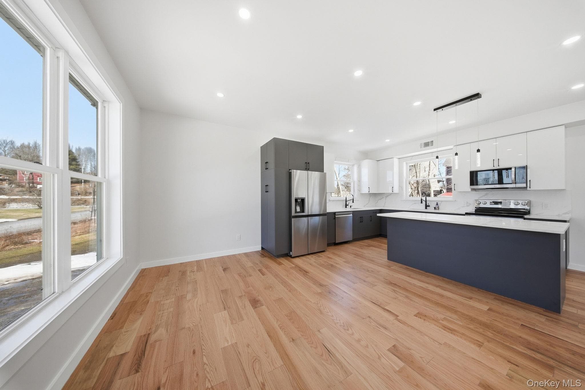 6 Maple Avenue thumbnail 12