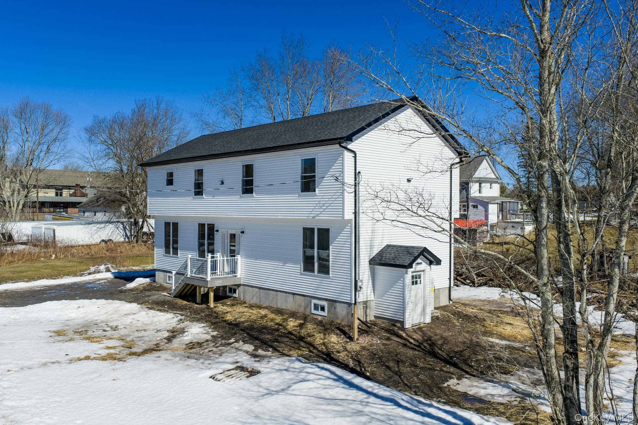 6 Maple Avenue thumbnail 3