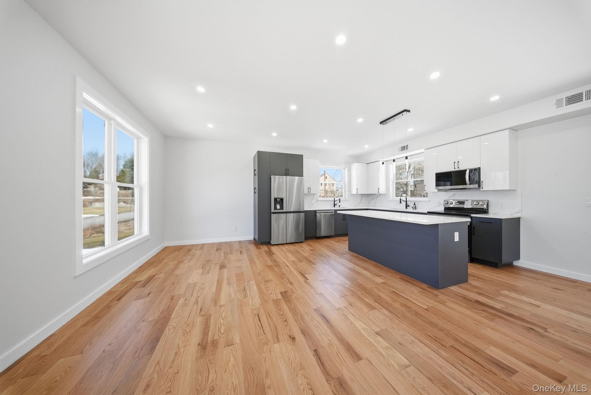6 Maple Avenue thumbnail 7