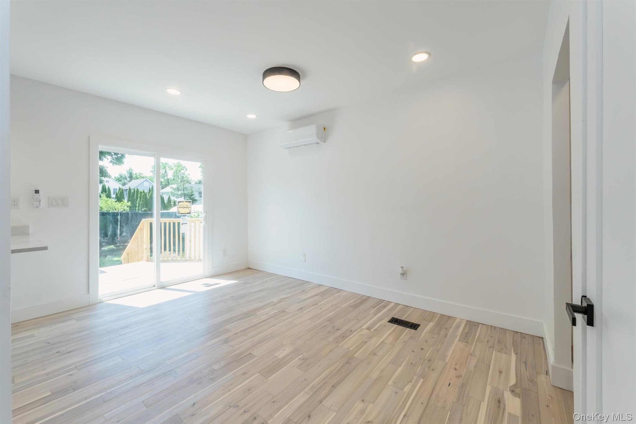 110 Greenkill Avenue thumbnail 17