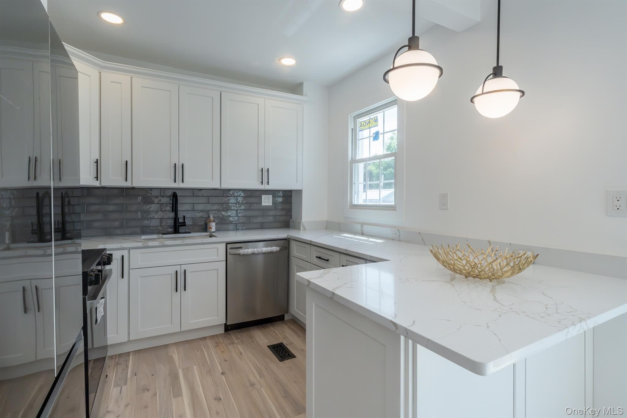 110 Greenkill Avenue thumbnail 18