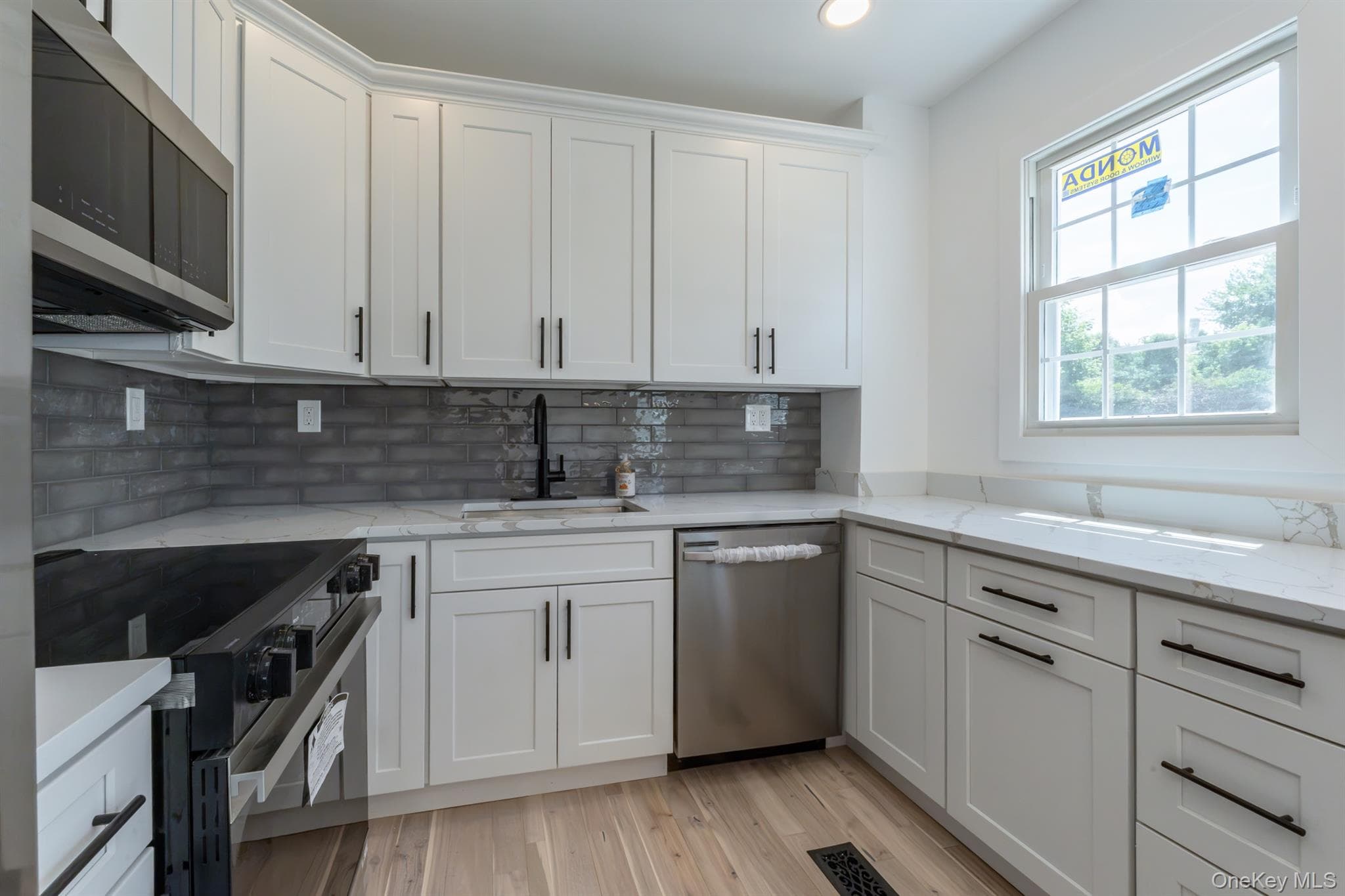 110 Greenkill Avenue thumbnail 19
