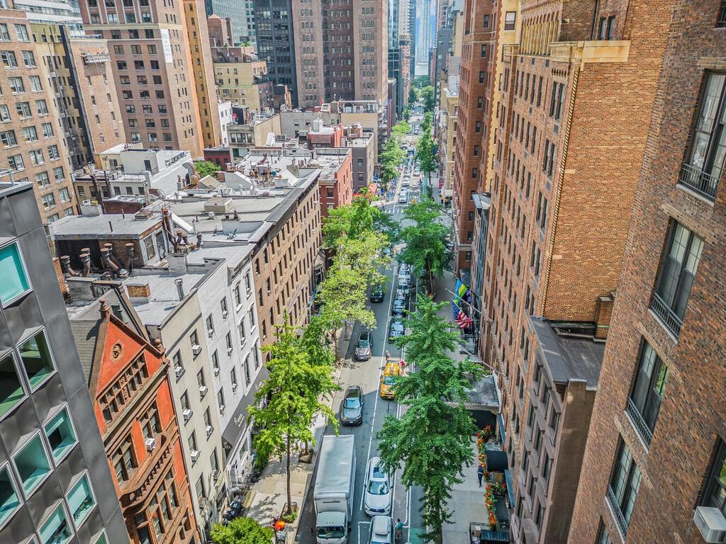 113 E 39th Street thumbnail 25