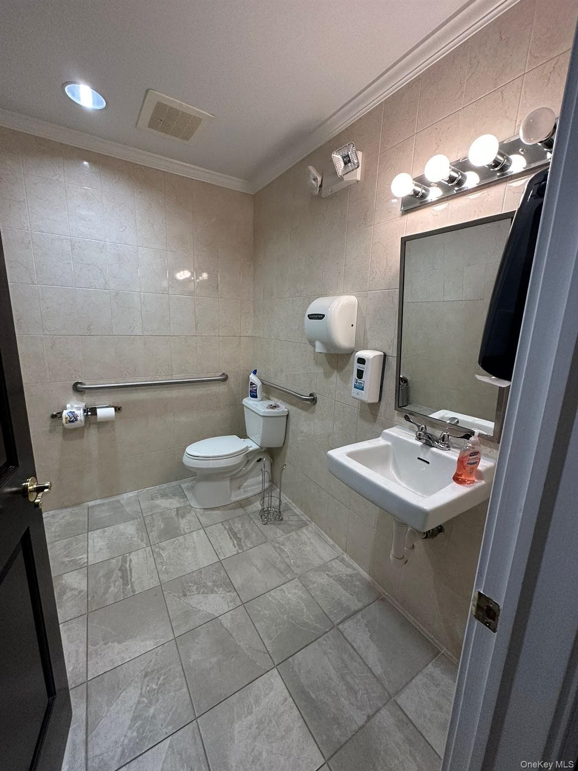 25 Nassau Lane thumbnail 34