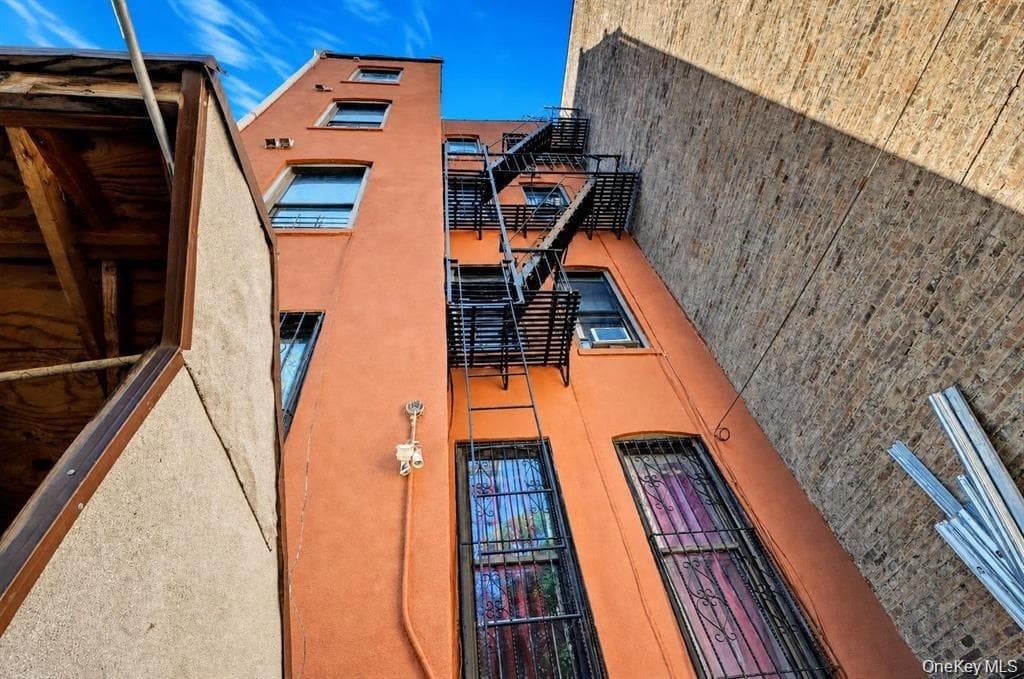 458 Halsey Street thumbnail 6
