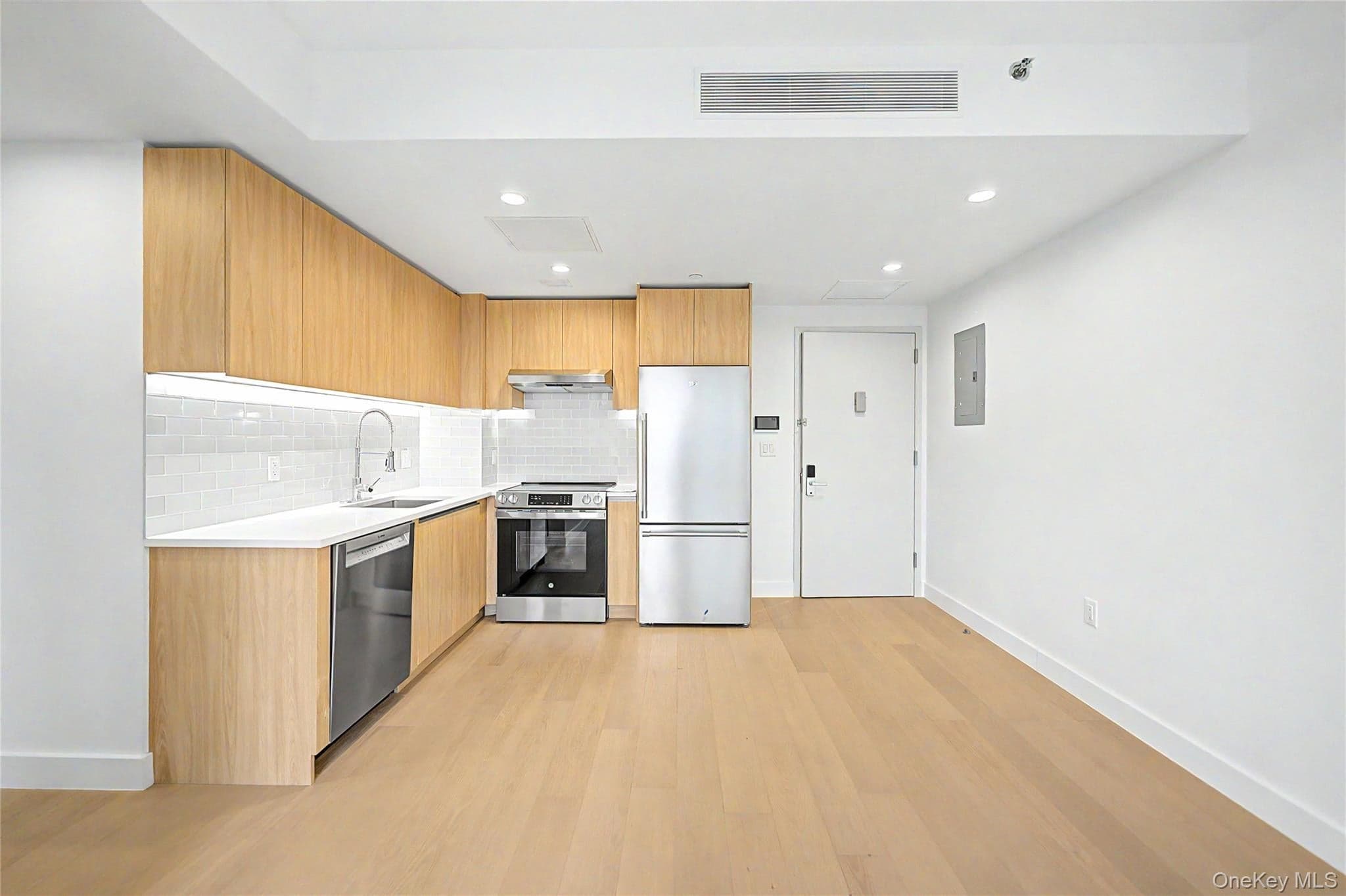 150-02 Northern Boulevard Unit: 5G thumbnail 4