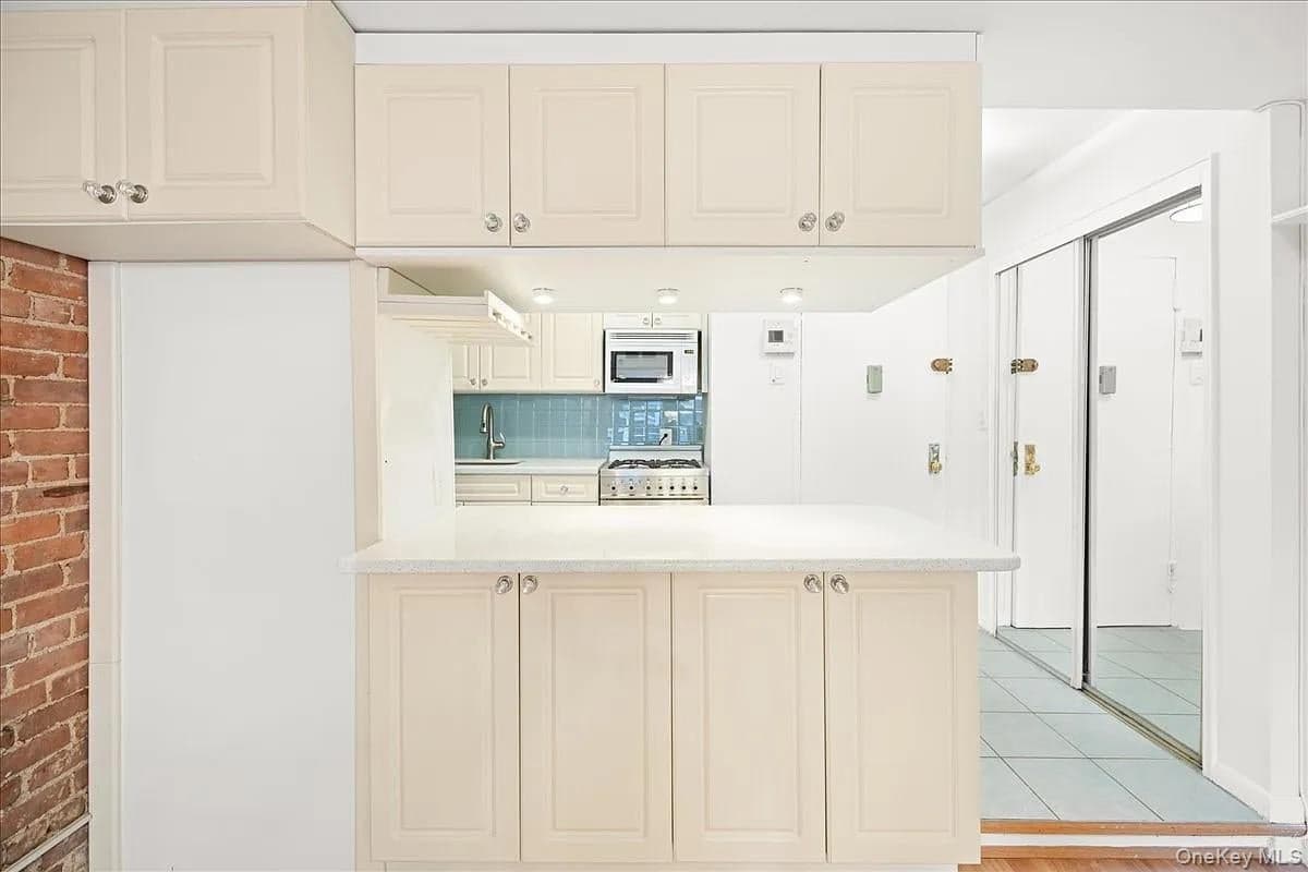 131 W 85th Street Unit: FE1 thumbnail 4