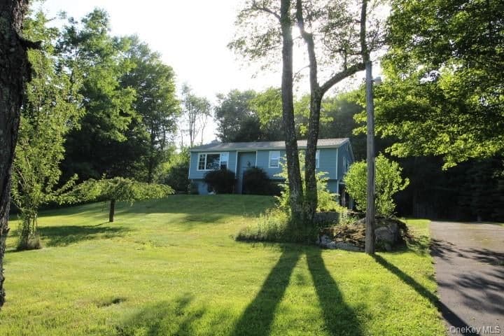 545 Stump Pond Road, Livingston Manor