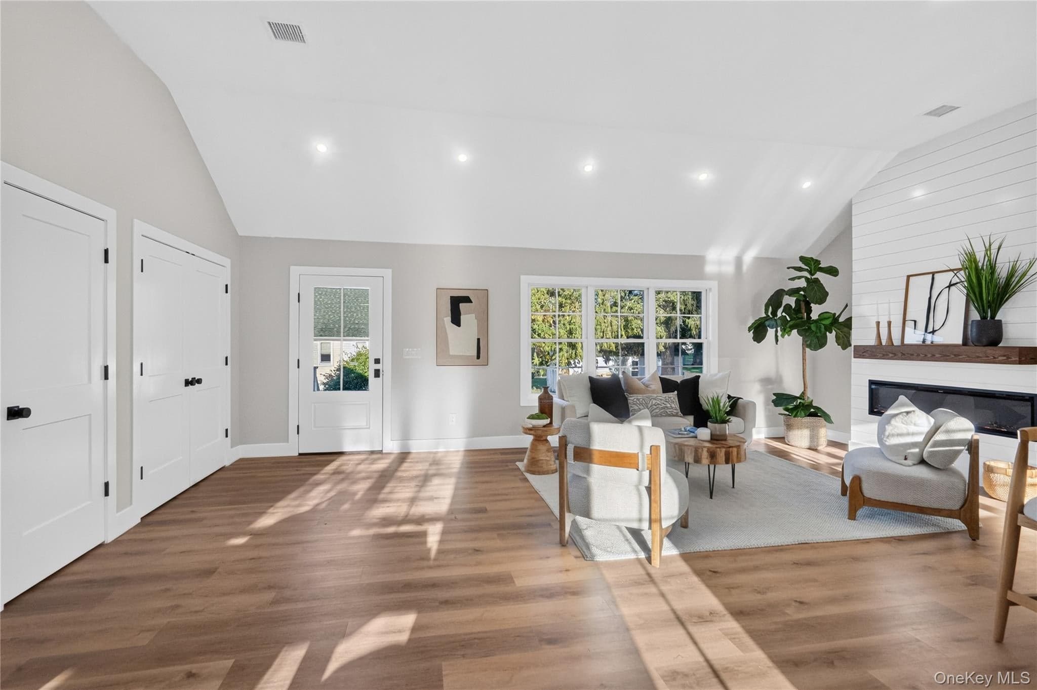 135 Viola Street thumbnail 11